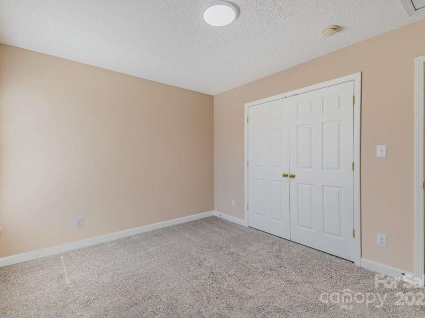 3230 Richway Court, Charlotte, NC 28216.  MLS# CAR4321484, YatesRealty ID 6209. 