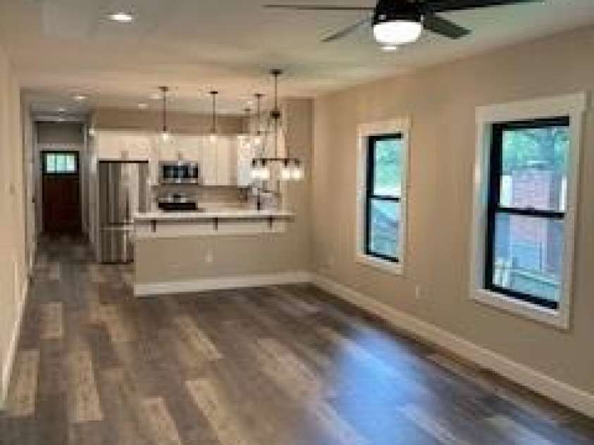 203 2 Oconeechee Avenue, Black Mountain, NC 28711.  MLS# CAR4313516, YatesRealty ID 6210. 