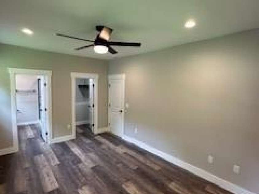 203 2 Oconeechee Avenue, Black Mountain, NC 28711.  MLS# CAR4313516, YatesRealty ID 6210. 
