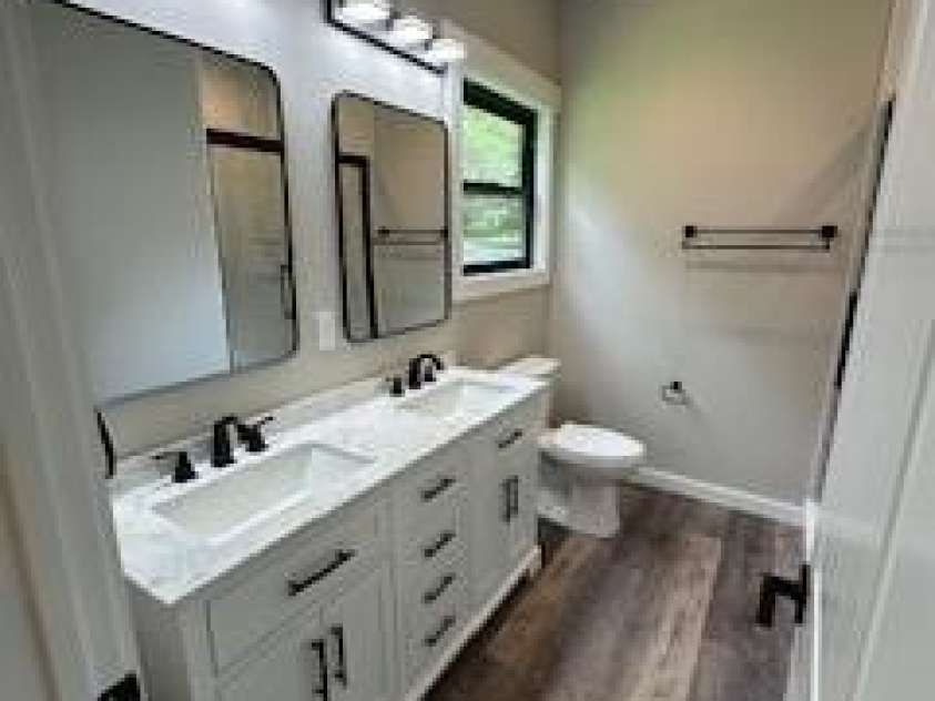 203 2 Oconeechee Avenue, Black Mountain, NC 28711.  MLS# CAR4313516, YatesRealty ID 6210. 