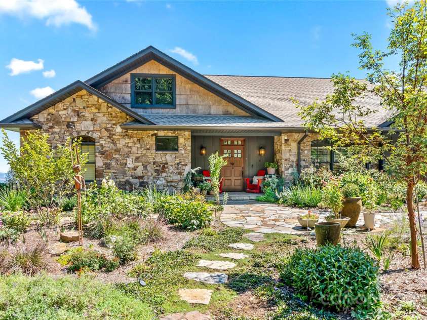 159 Alta Circle, Hendersonville, NC 28739.  MLS# CAR4300821, YatesRealty ID 6211. 