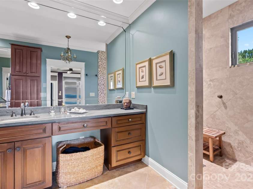 159 Alta Circle, Hendersonville, NC 28739.  MLS# CAR4300821, YatesRealty ID 6211. Primary bath