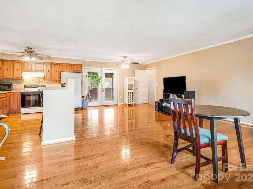 413 Morgan Road, Candler, NC 28715.  MLS# CAR4240866, YatesRealty ID 6213. 