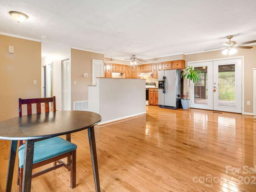 413 Morgan Road, Candler, NC 28715.  MLS# CAR4240866, YatesRealty ID 6213. 