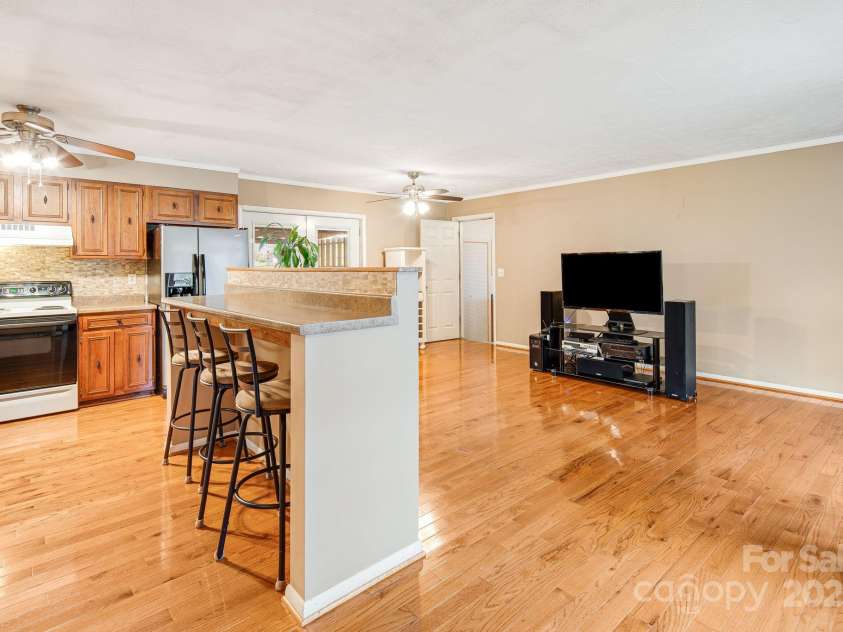 413 Morgan Road, Candler, NC 28715.  MLS# CAR4240866, YatesRealty ID 6213. 