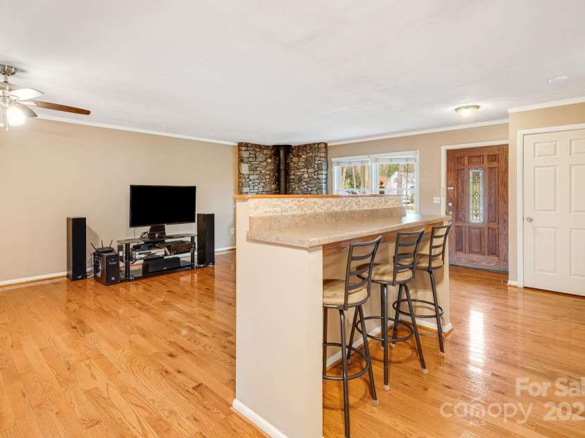 413 Morgan Road, Candler, NC 28715.  MLS# CAR4240866, YatesRealty ID 6213. 