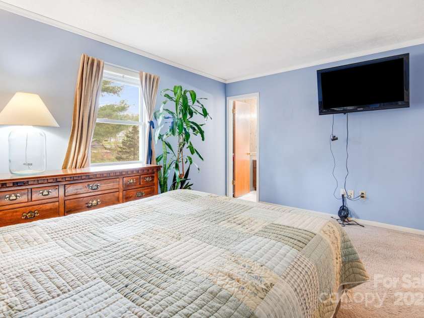 413 Morgan Road, Candler, NC 28715.  MLS# CAR4240866, YatesRealty ID 6213. 