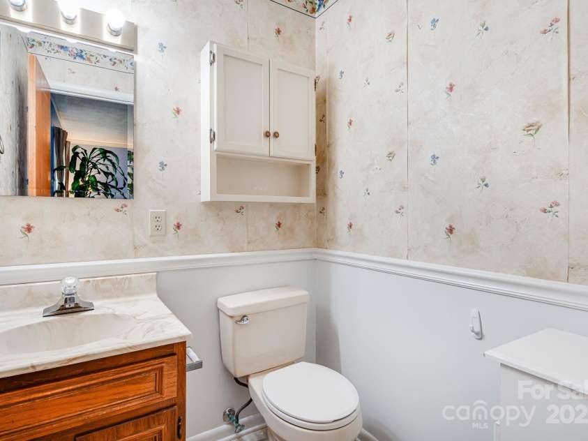 413 Morgan Road, Candler, NC 28715.  MLS# CAR4240866, YatesRealty ID 6213. 