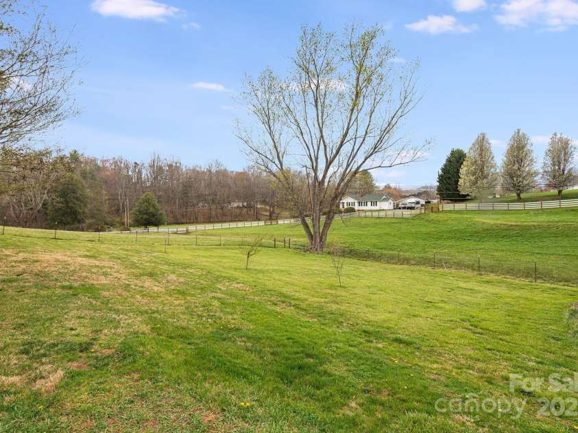 413 Morgan Road, Candler, NC 28715.  MLS# CAR4240866, YatesRealty ID 6213. 