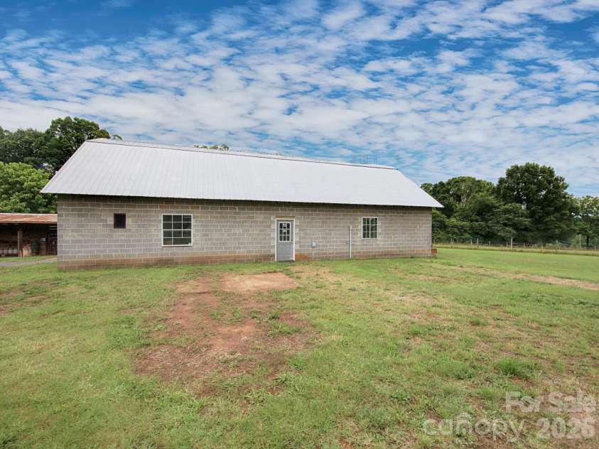 269 Johnson Dairy Road, Mooresville, NC 28115.  MLS# CAR4260297, YatesRealty ID 6214. Barn/workshop/autoshop