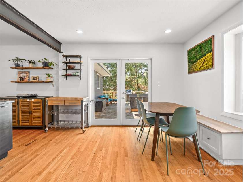 93 Morningside Drive, Asheville, NC 28806.  MLS# CAR4244401, YatesRealty ID 6214. Back deck from kitchen