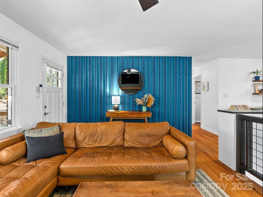 93 Morningside Drive, Asheville, NC 28806.  MLS# CAR4244401, YatesRealty ID 6214. Custom mountain accent wall.