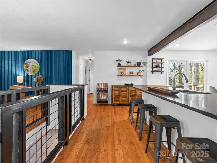 93 Morningside Drive, Asheville, NC 28806.  MLS# CAR4244401, YatesRealty ID 6214. Flow between living and kitchen.