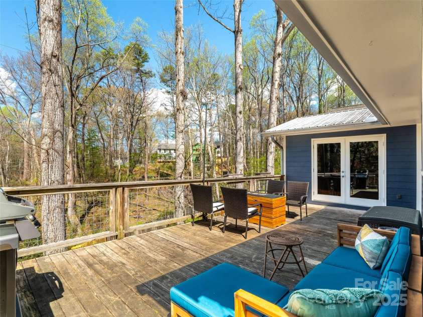 93 Morningside Drive, Asheville, NC 28806.  MLS# CAR4244401, YatesRealty ID 6214. Great outdoor spaces!