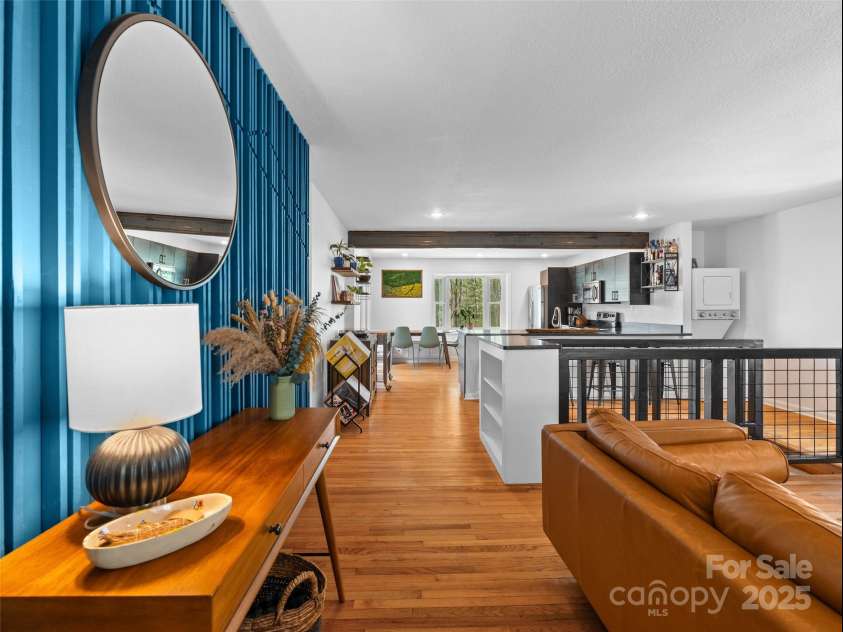 93 Morningside Drive, Asheville, NC 28806.  MLS# CAR4244401, YatesRealty ID 6214. Open living space to kitchen