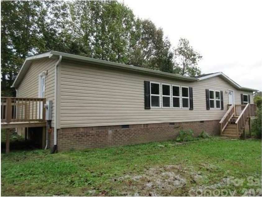 123 Josiah Lane, Hendersonville, NC 28792.  MLS# CAR4344134, YatesRealty ID 6215. 