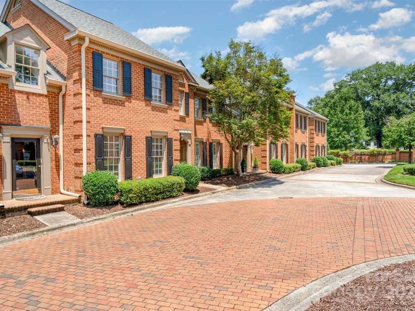 2825 Sharon View Road, Charlotte, NC 28210.  MLS# CAR4275065, YatesRealty ID 6215. 
