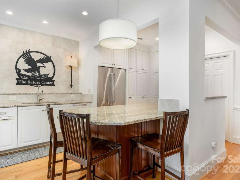 2825 Sharon View Road, Charlotte, NC 28210.  MLS# CAR4275065, YatesRealty ID 6215. 