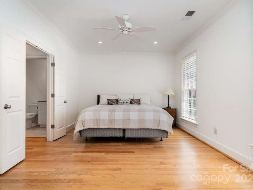 2825 Sharon View Road, Charlotte, NC 28210.  MLS# CAR4275065, YatesRealty ID 6215. 