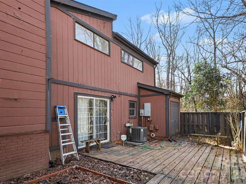 6102 Honeysuckle Lane, Charlotte, NC 28212.  MLS# CAR4336867, YatesRealty ID 6216. 