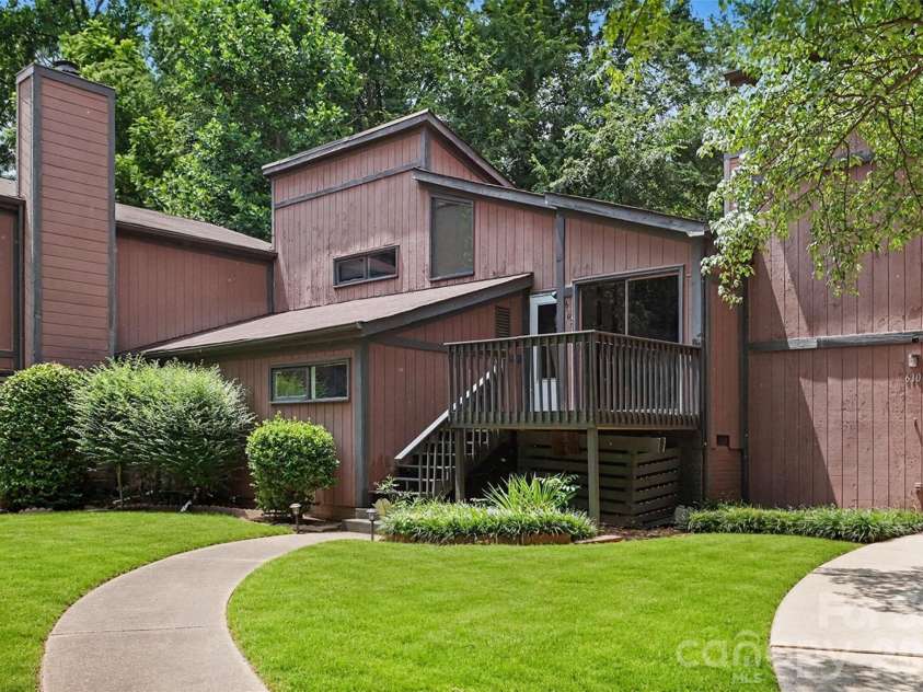 6102 Honeysuckle Lane, Charlotte, NC 28212.  MLS# CAR4336867, YatesRealty ID 6216. 