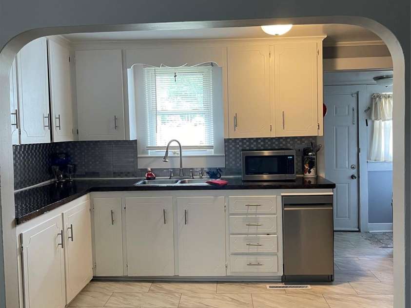 1001 Cannon Boulevard, Kannapolis, NC 28083.  MLS# CAR4286050, YatesRealty ID 6217. 