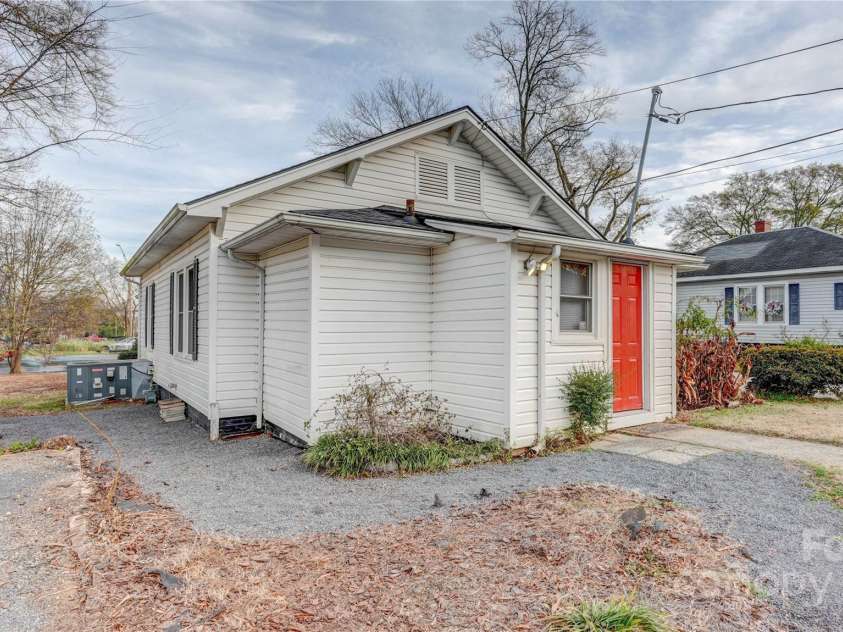 1001 Cannon Boulevard, Kannapolis, NC 28083.  MLS# CAR4326796, YatesRealty ID 6217. 