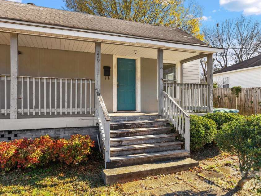 219 Link Street, Fort Mill, SC 29715.  MLS# CAR4326464, YatesRealty ID 6219. 