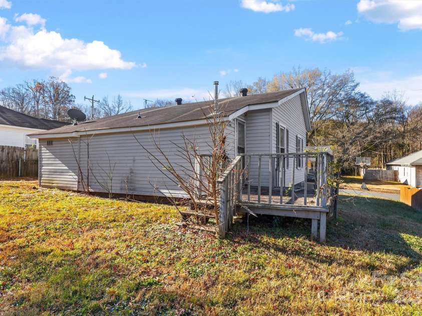 219 Link Street, Fort Mill, SC 29715.  MLS# CAR4326464, YatesRealty ID 6219. 