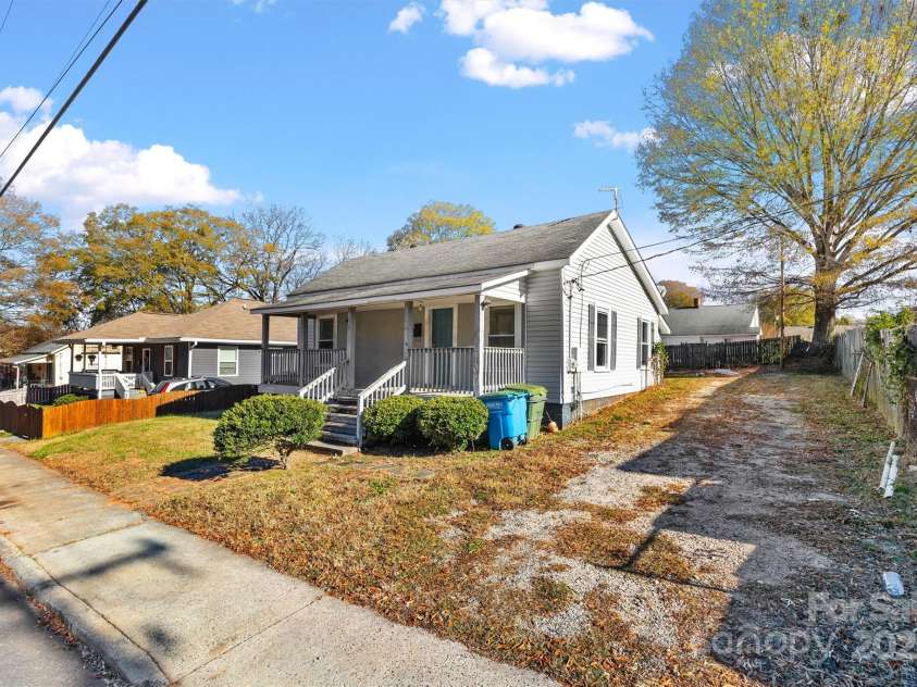 219 Link Street, Fort Mill, SC 29715.  MLS# CAR4326464, YatesRealty ID 6219. 