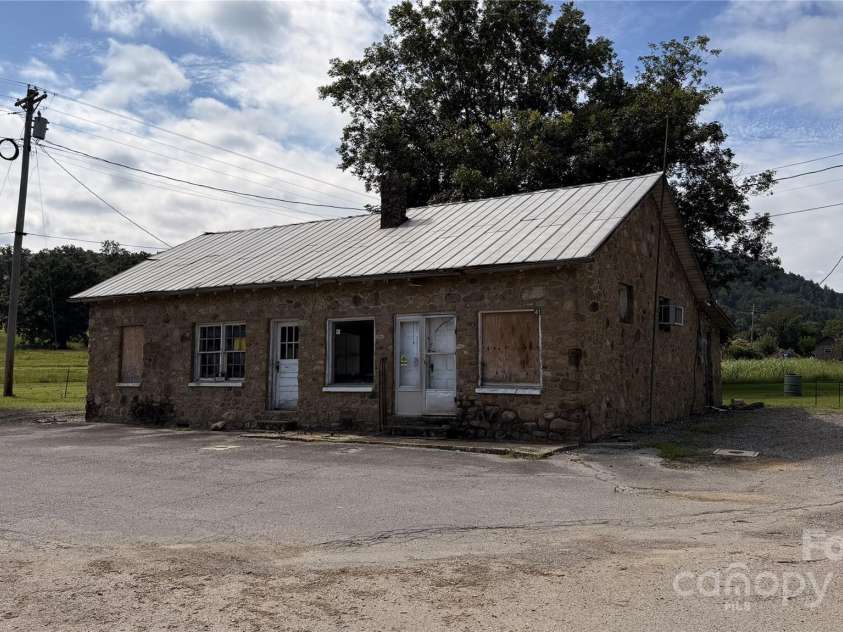 41 Upper Shut In Road, Hot Springs, NC 27843.  MLS# CAR4307080, YatesRealty ID 622. 