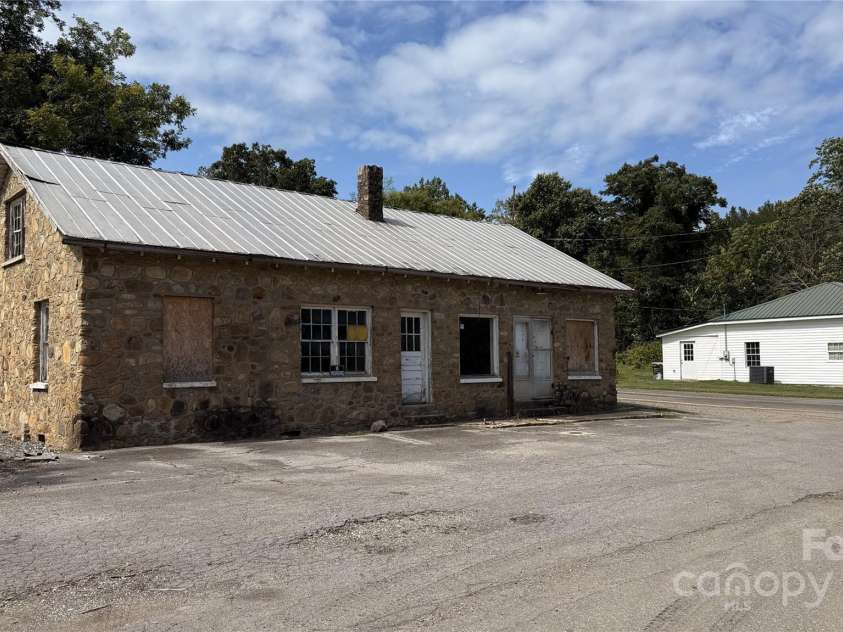 41 Upper Shut In Road, Hot Springs, NC 27843.  MLS# CAR4307080, YatesRealty ID 622. 