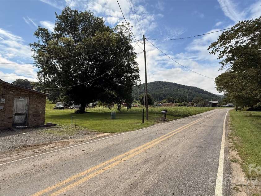 41 Upper Shut In Road, Hot Springs, NC 27843.  MLS# CAR4307080, YatesRealty ID 622. 