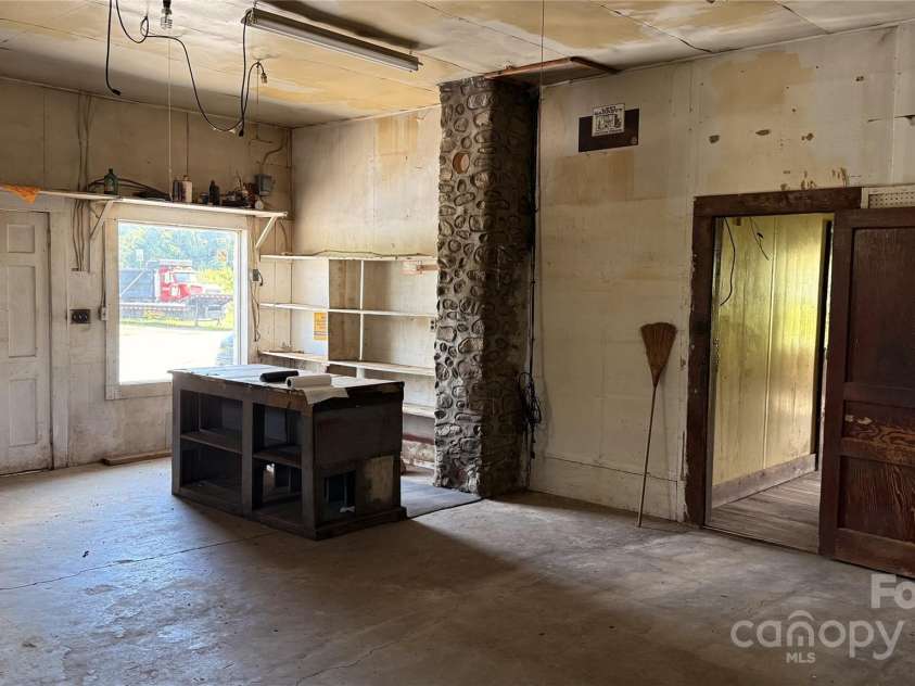 41 Upper Shut In Road, Hot Springs, NC 27843.  MLS# CAR4307080, YatesRealty ID 622. 