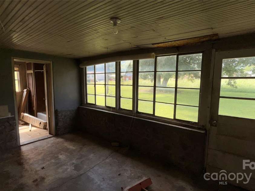 41 Upper Shut In Road, Hot Springs, NC 27843.  MLS# CAR4307080, YatesRealty ID 622. 