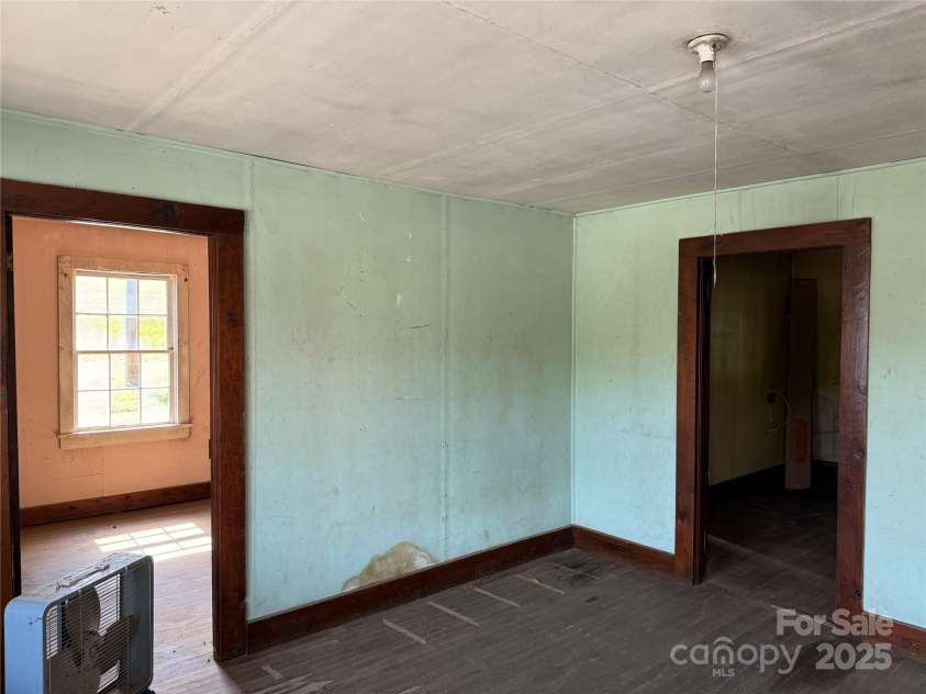 41 Upper Shut In Road, Hot Springs, NC 27843.  MLS# CAR4307080, YatesRealty ID 622. 