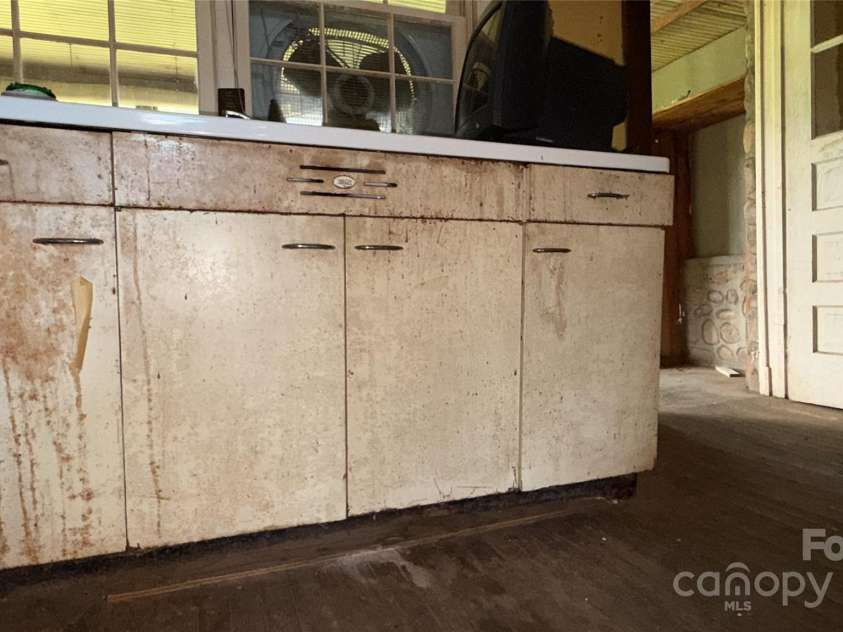 41 Upper Shut In Road, Hot Springs, NC 27843.  MLS# CAR4307080, YatesRealty ID 622. 