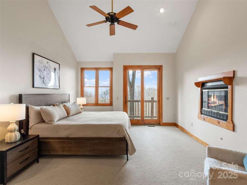 45 Ivy Point Lane, Burnsville, NC 28714.  MLS# CAR4217822, YatesRealty ID 622. 