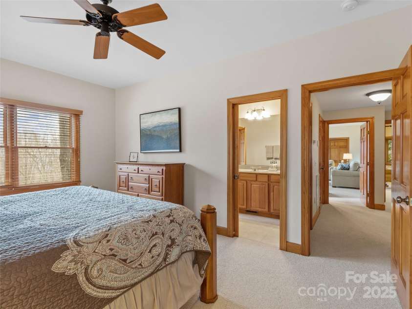 45 Ivy Point Lane, Burnsville, NC 28714.  MLS# CAR4217822, YatesRealty ID 622. 