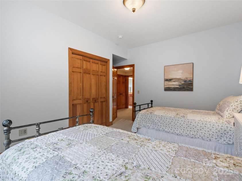 45 Ivy Point Lane, Burnsville, NC 28714.  MLS# CAR4217822, YatesRealty ID 622. 