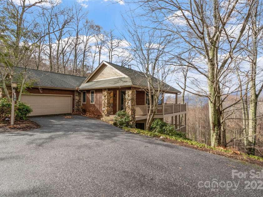 45 Ivy Point Lane, Burnsville, NC 28714.  MLS# CAR4217822, YatesRealty ID 622. 