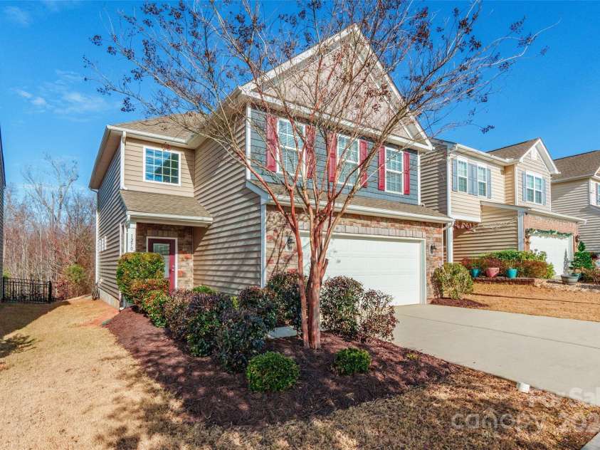 1270 Hideaway Gulch Drive, Fort Mill, SC 29715.  MLS# CAR4209250, YatesRealty ID 6220. 