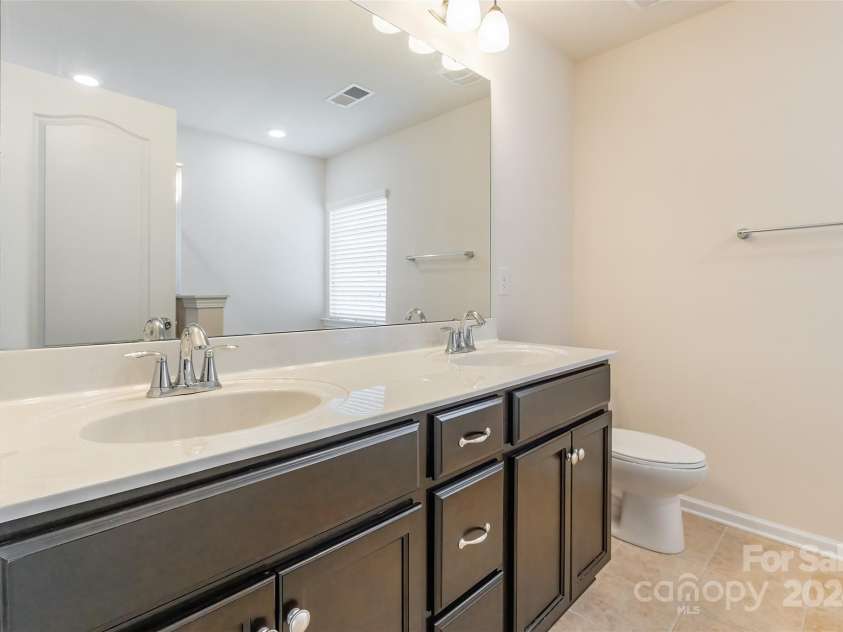 1270 Hideaway Gulch Drive, Fort Mill, SC 29715.  MLS# CAR4209250, YatesRealty ID 6220. 