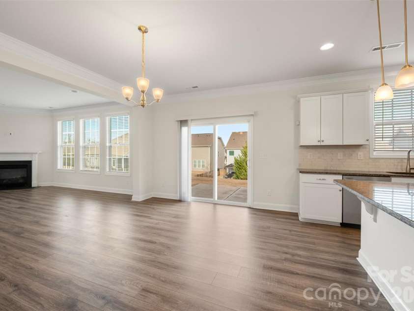 2015 Saddlebred Drive, Iron Station, NC 28080.  MLS# CAR4338671, YatesRealty ID 6220. Breakfast area
