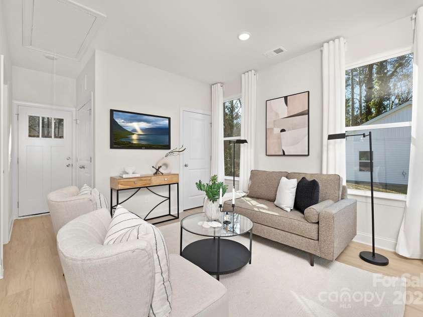 925 Park Drive, Statesville, NC 28677.  MLS# CAR4235871, YatesRealty ID 6221. Representation