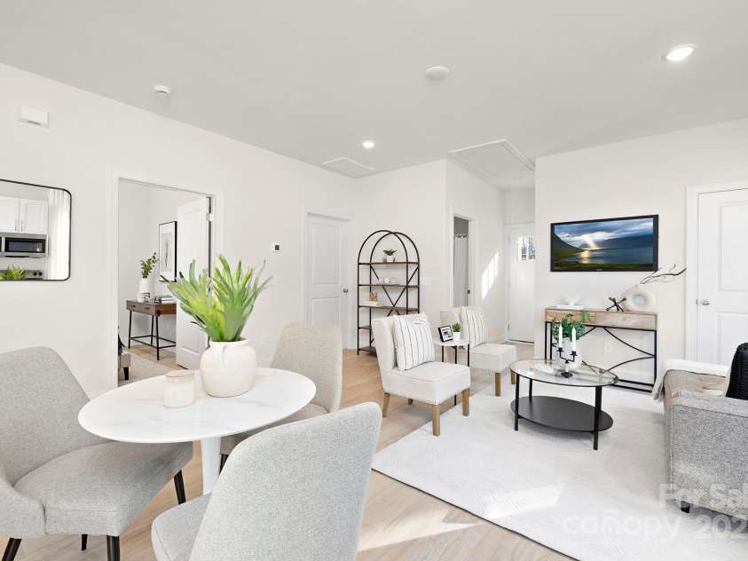 925 Park Drive, Statesville, NC 28677.  MLS# CAR4235871, YatesRealty ID 6221. Representation