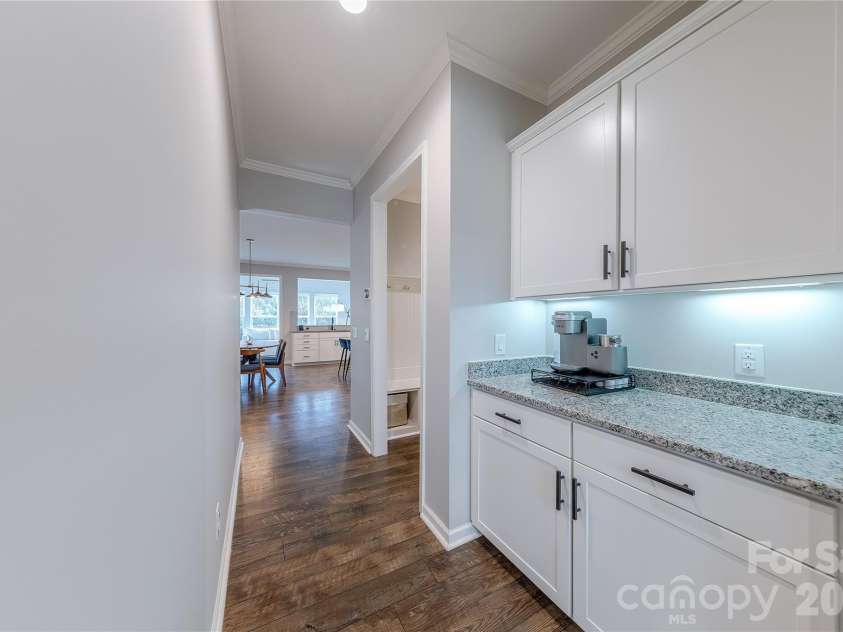 270 Hampton Trail Drive, Fort Mill, SC 29708.  MLS# CAR4349571, YatesRealty ID 6222. Butler's Pantry