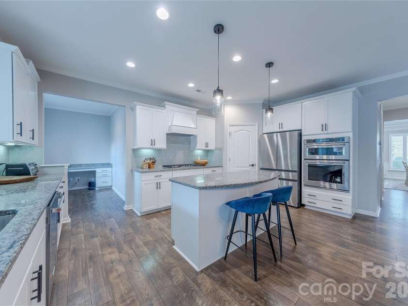 270 Hampton Trail Drive, Fort Mill, SC 29708.  MLS# CAR4349571, YatesRealty ID 6222. Custom Cabinetry