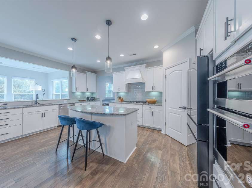 270 Hampton Trail Drive, Fort Mill, SC 29708.  MLS# CAR4349571, YatesRealty ID 6222. Gourmet Chef's Kitchen