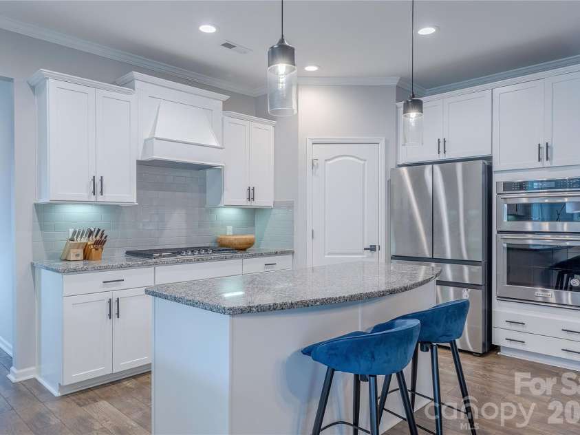 270 Hampton Trail Drive, Fort Mill, SC 29708.  MLS# CAR4349571, YatesRealty ID 6222. Kitchenaid Wall Oven & Microwave